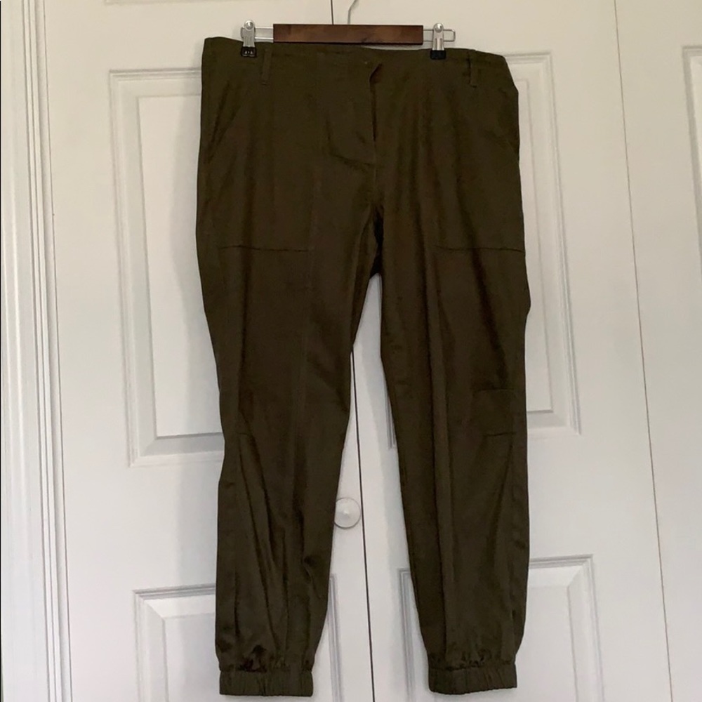 Woman’s casual pants